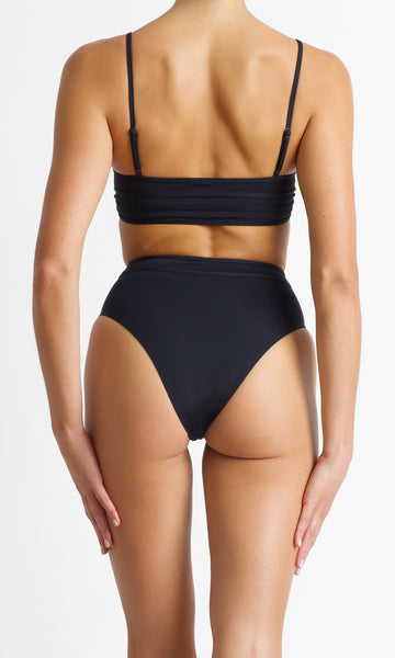 sculpting yasmeen bottoms in black compression