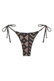 praia bottom in kalahari driftwood