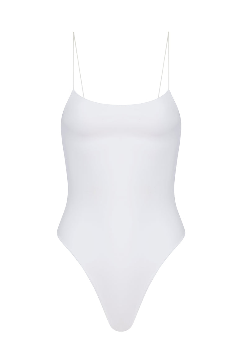 the sculpting C in white compression – tropic of c
